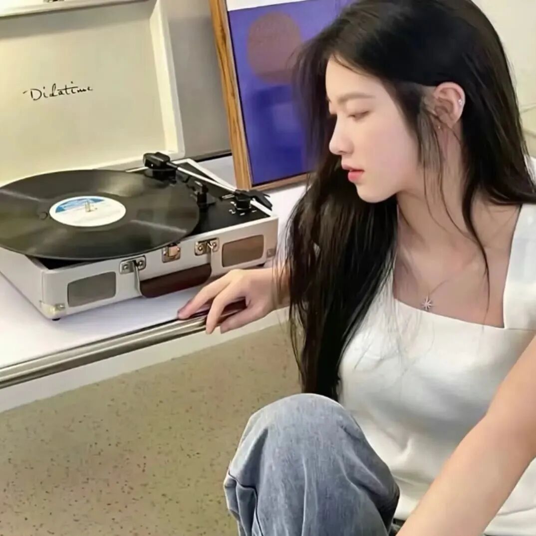 温柔侧脸女生头像