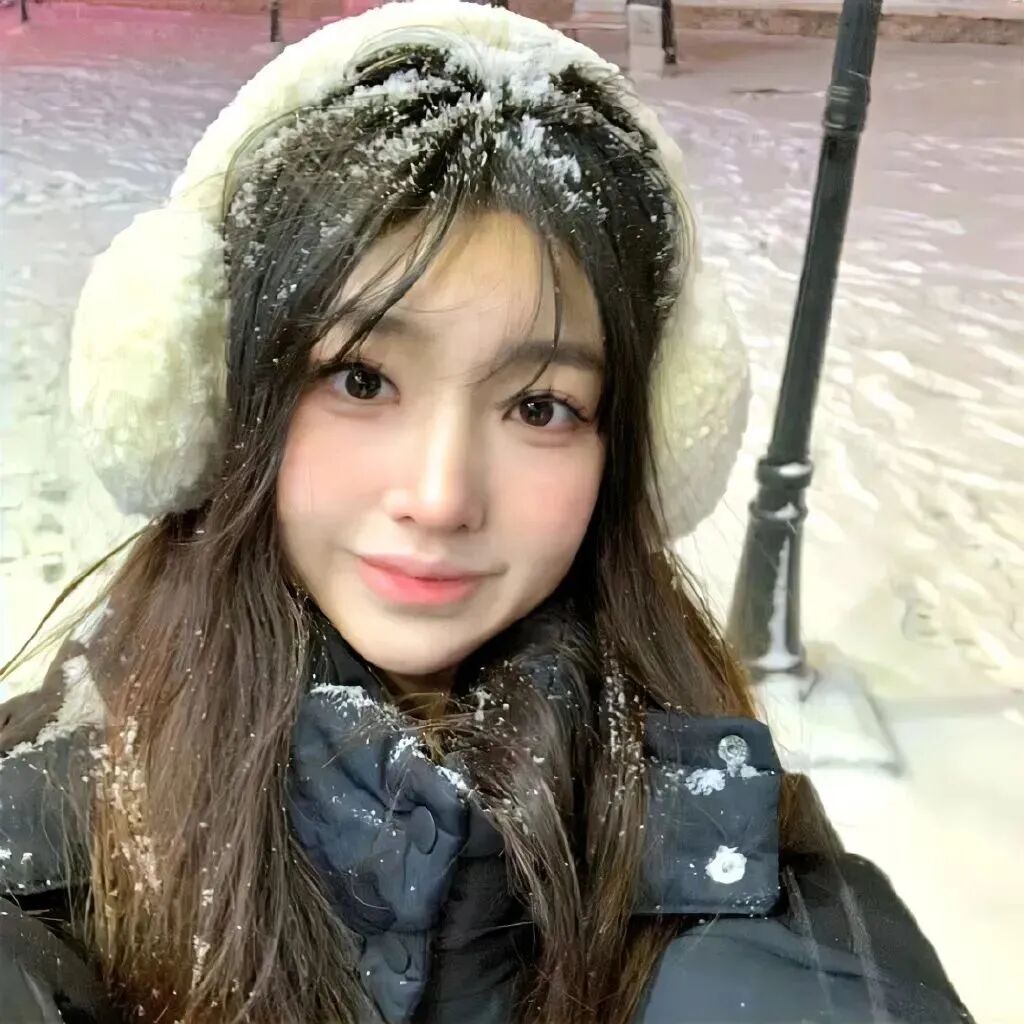 冬天温柔戴耳机女生头像