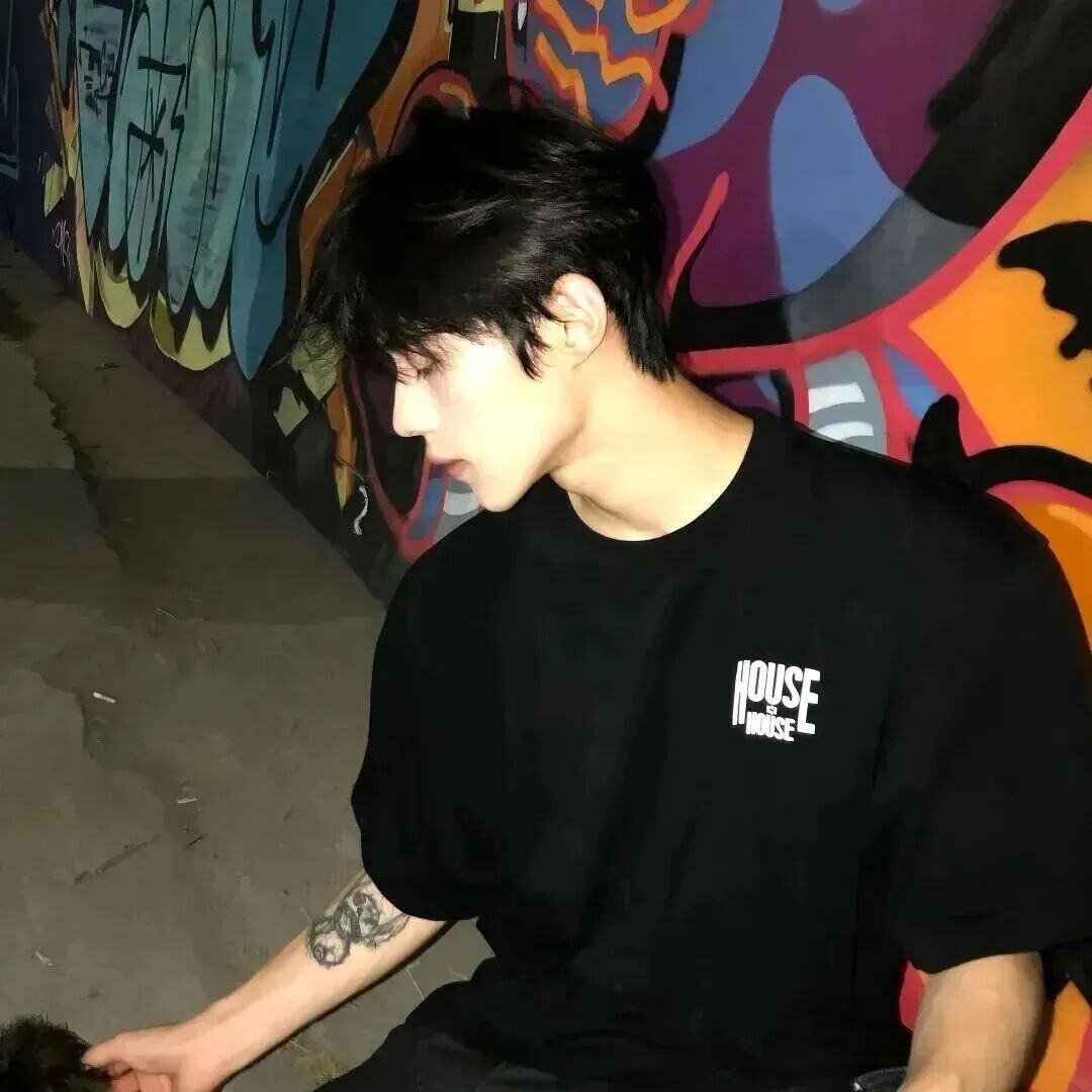 个性侧脸男生头像