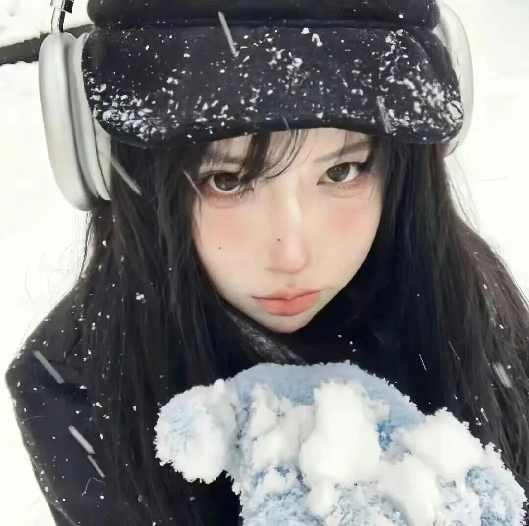 冬天少萝女生头像