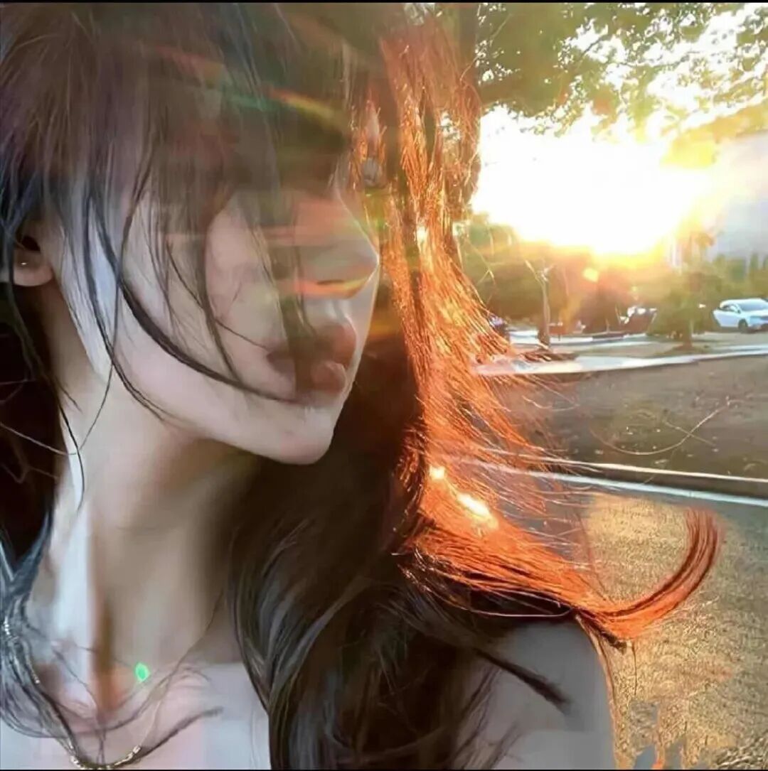 阳光侧脸女生头像