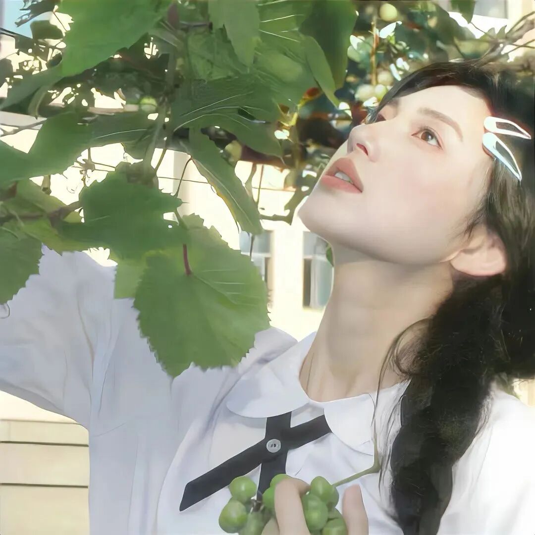 温柔侧脸女生头像