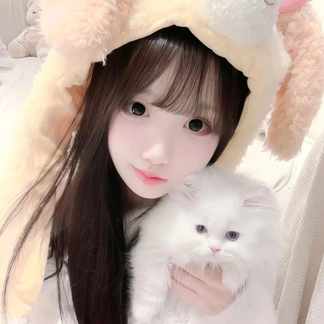 抱着猫咪少萝女生头像