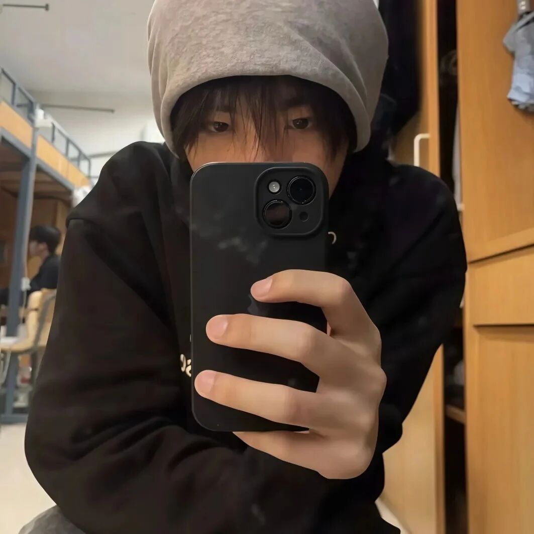 自拍手机个性男生头像