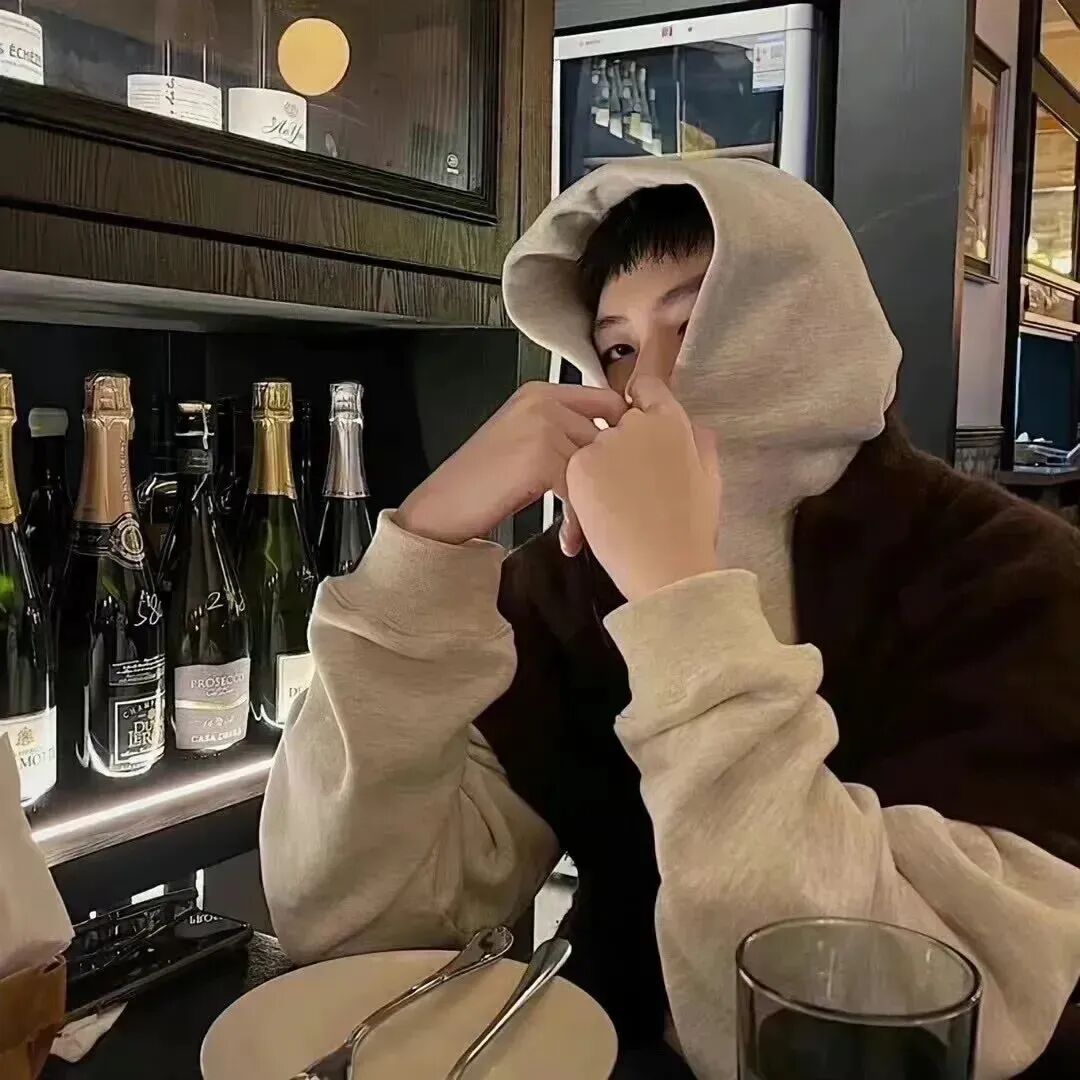 吃饭小众不露脸男生头像