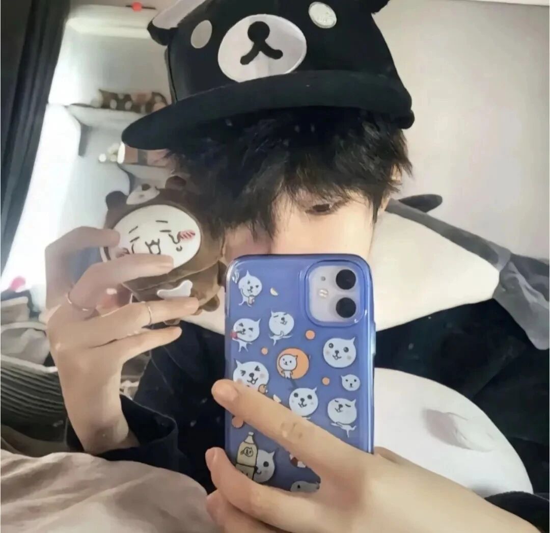 自拍手机个性男生头像