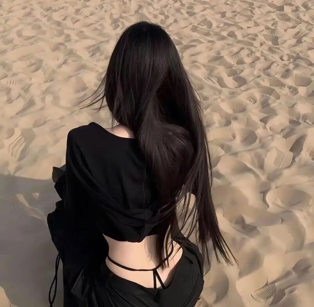 气质背影不露脸女生头像