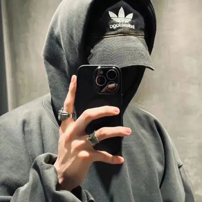 自拍手机个性不露脸男生头像