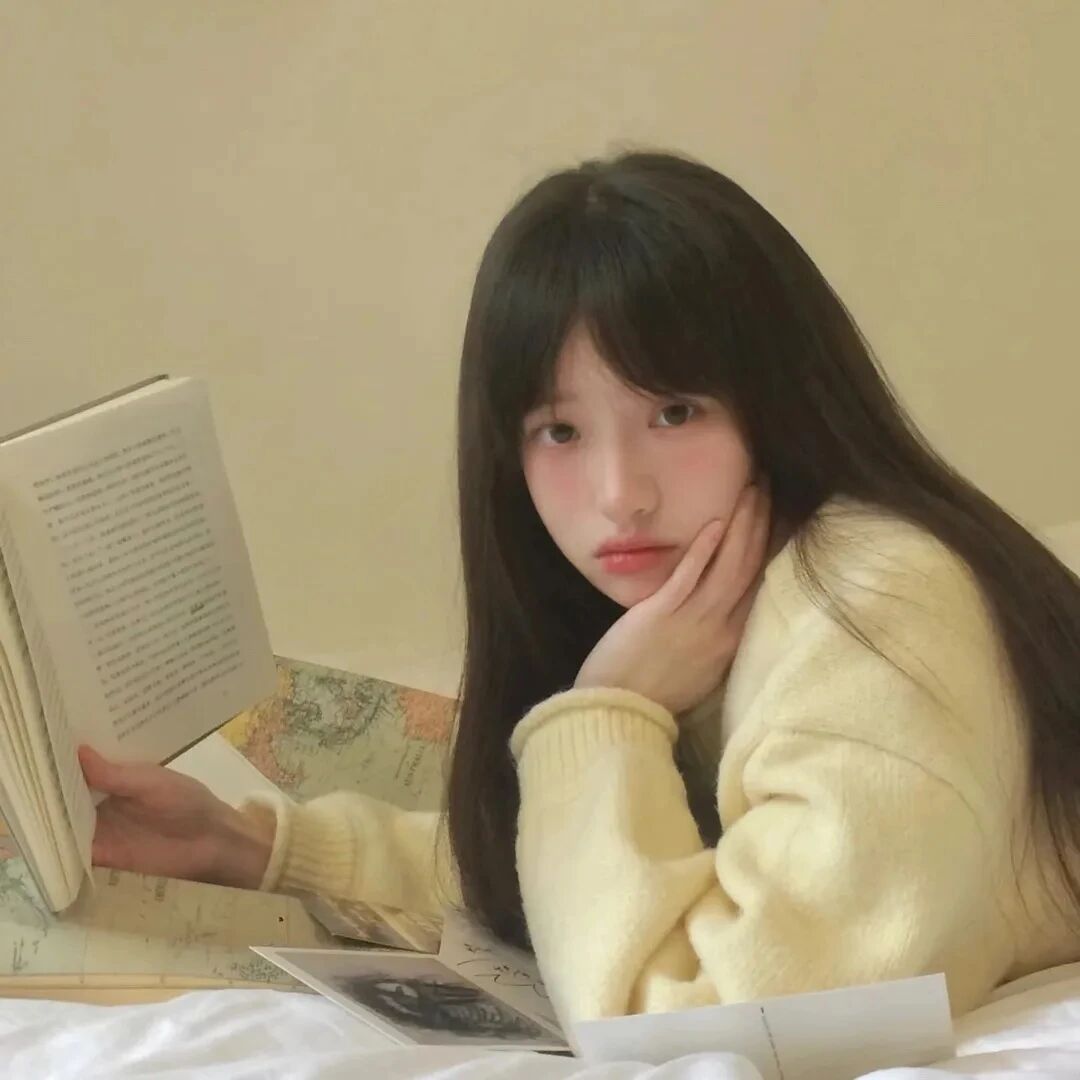 看书甜妹女生头像