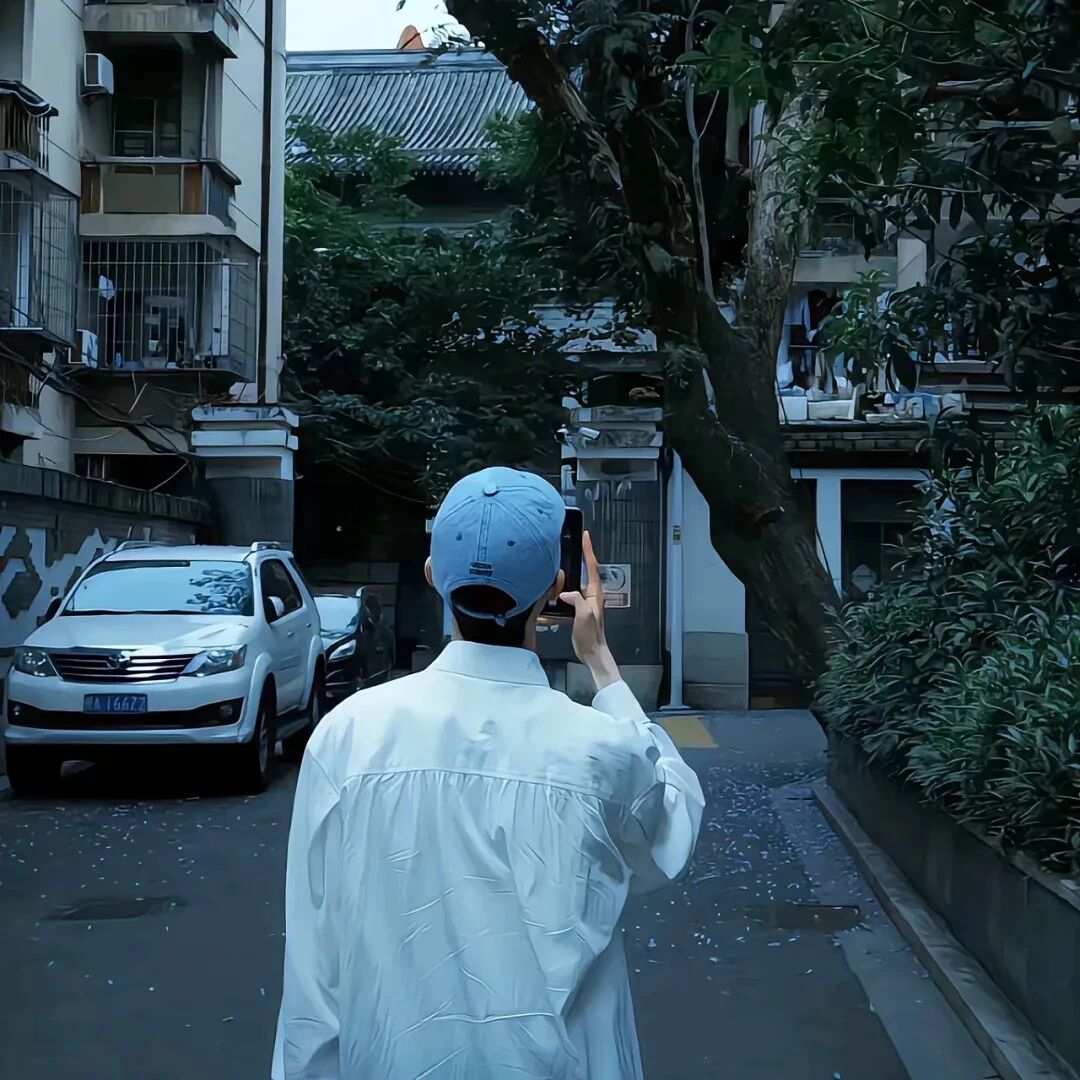小众背影不露脸男生头像