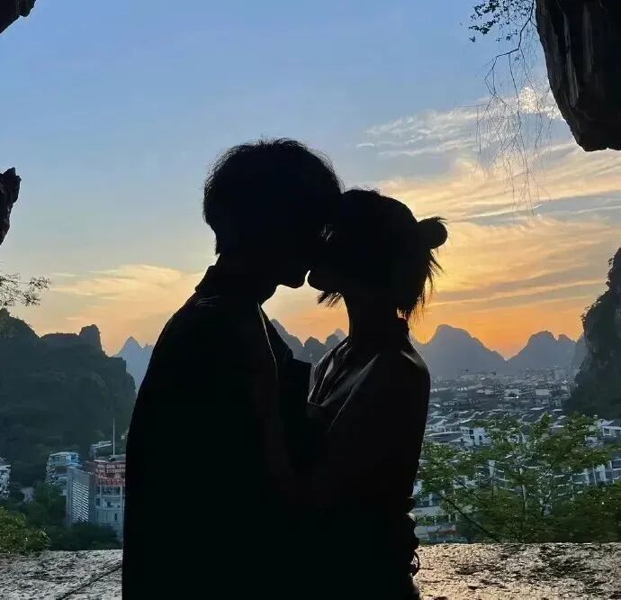 情侣头像 真人情侣头像 真人情头 情头 氛围感情头 氛围感情侣头像