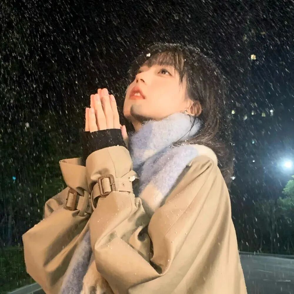 女生 女生头像 女头 氛围感 氛围感头像 氛围感女生头像 氛围感女头 侧脸 侧脸头像 冬天 冬天头像