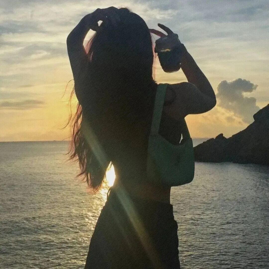 氛围感海边不露脸女生头像