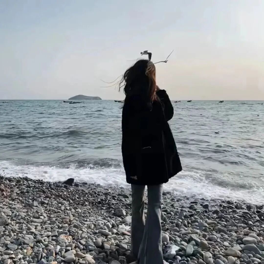 氛围感海边不露脸女生头像