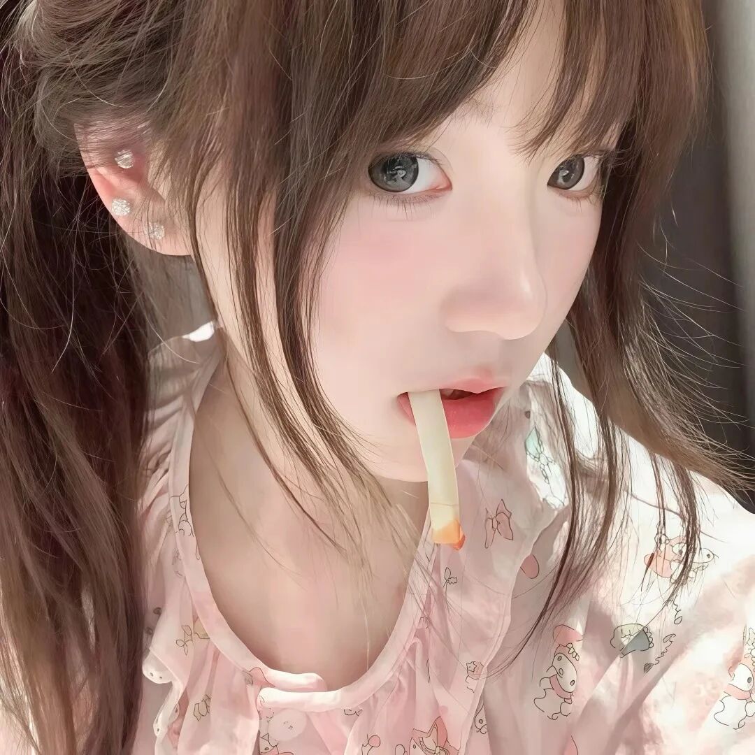 吃薯条甜妹女生头像