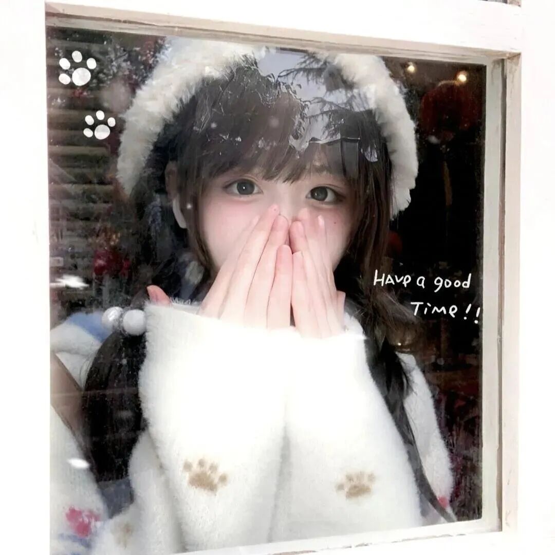 捂嘴冬天少萝女生头像