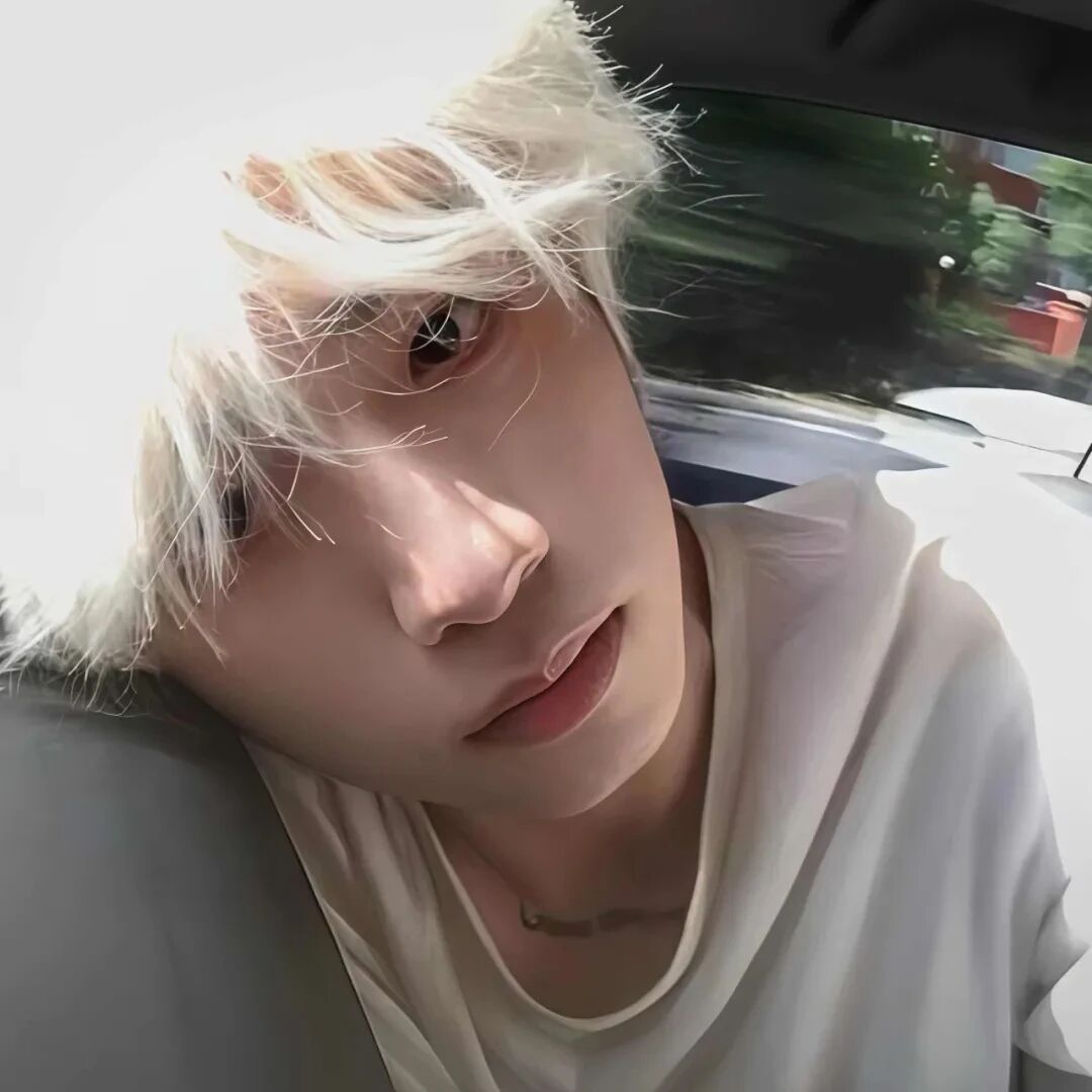 车内个性男生头像