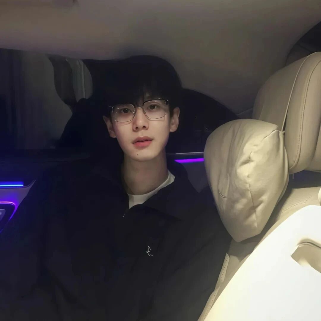 车内小众男生头像