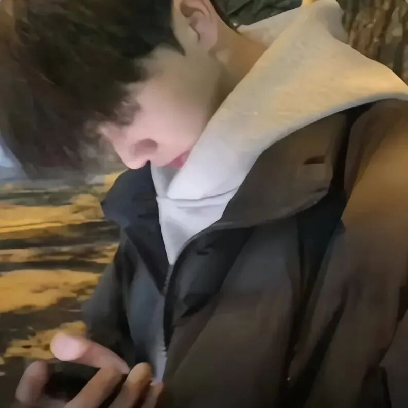 个性侧脸男生头像