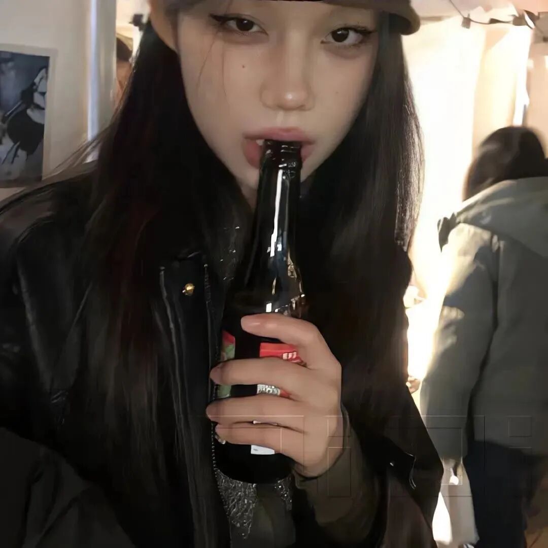 喝酒个性女生头像
