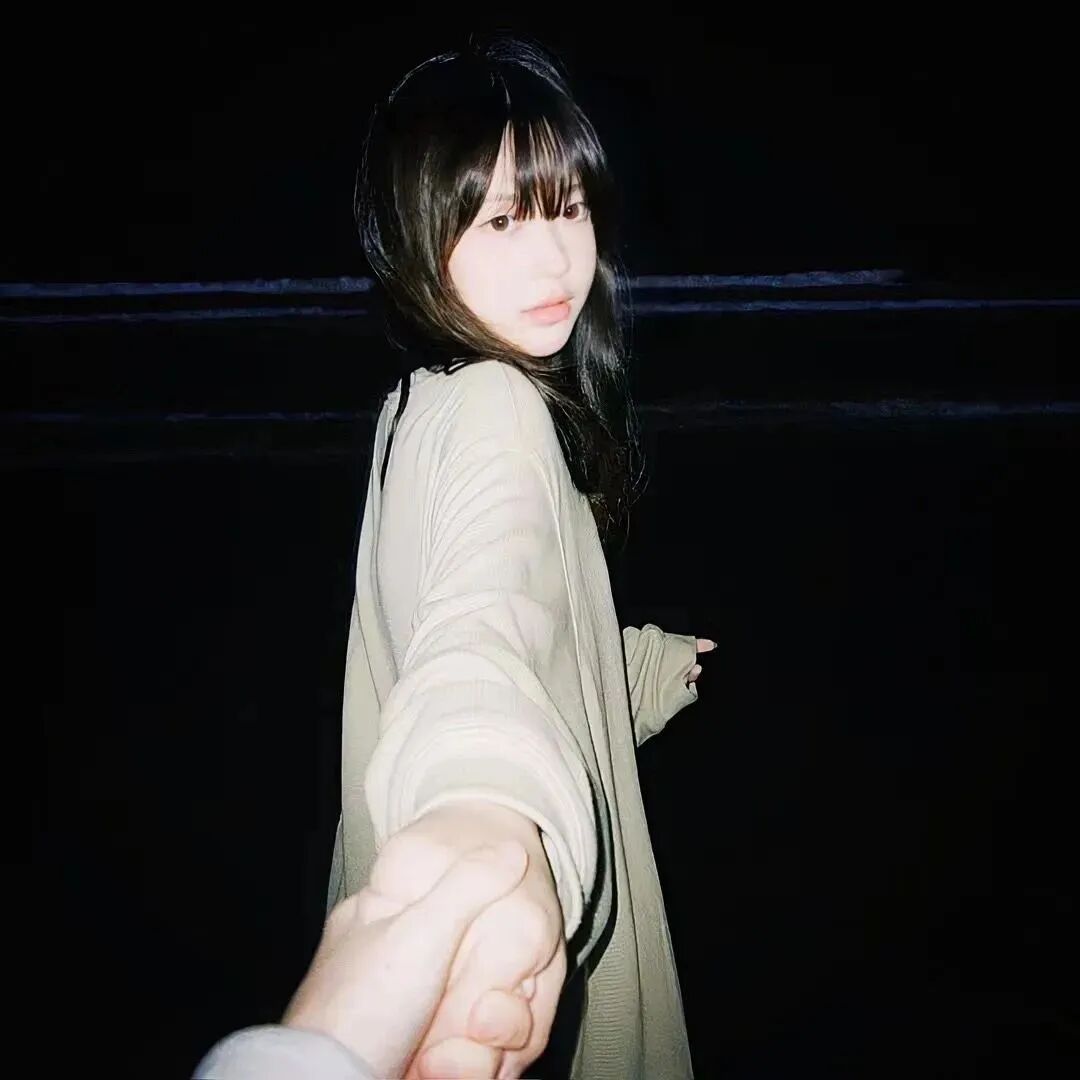 海边温柔女生头像