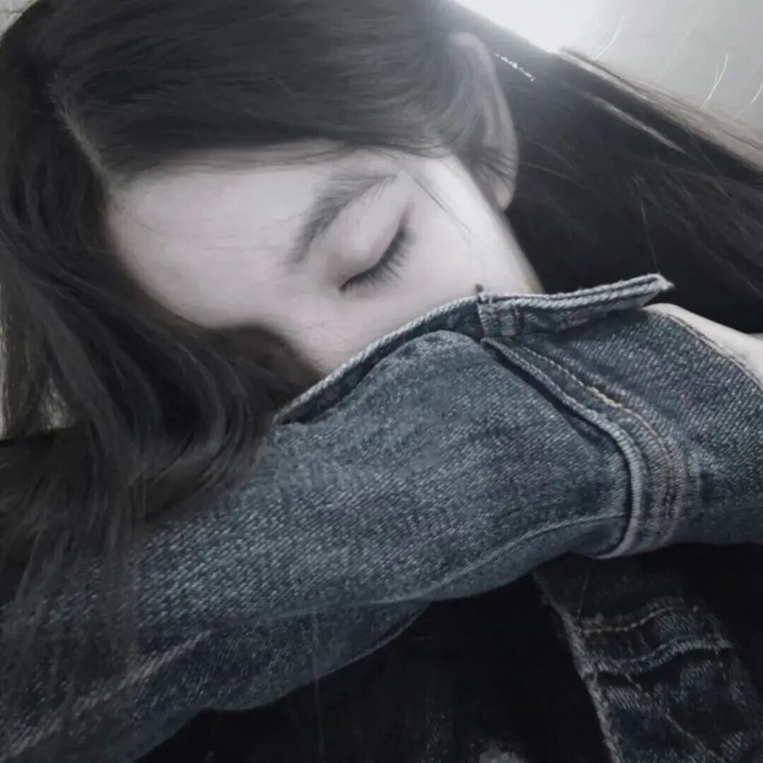 清冷女生头像