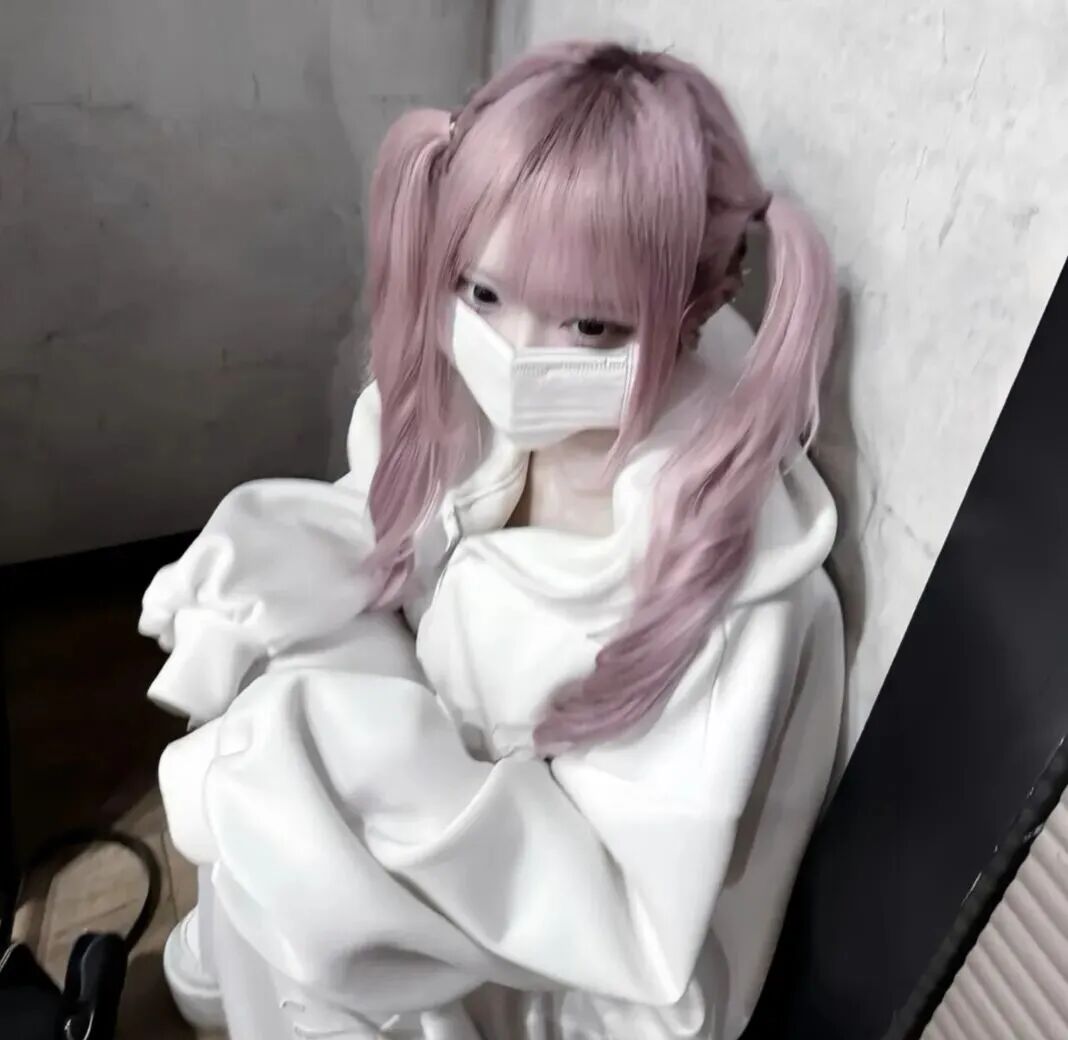 不露脸蹲着少萝女生头像