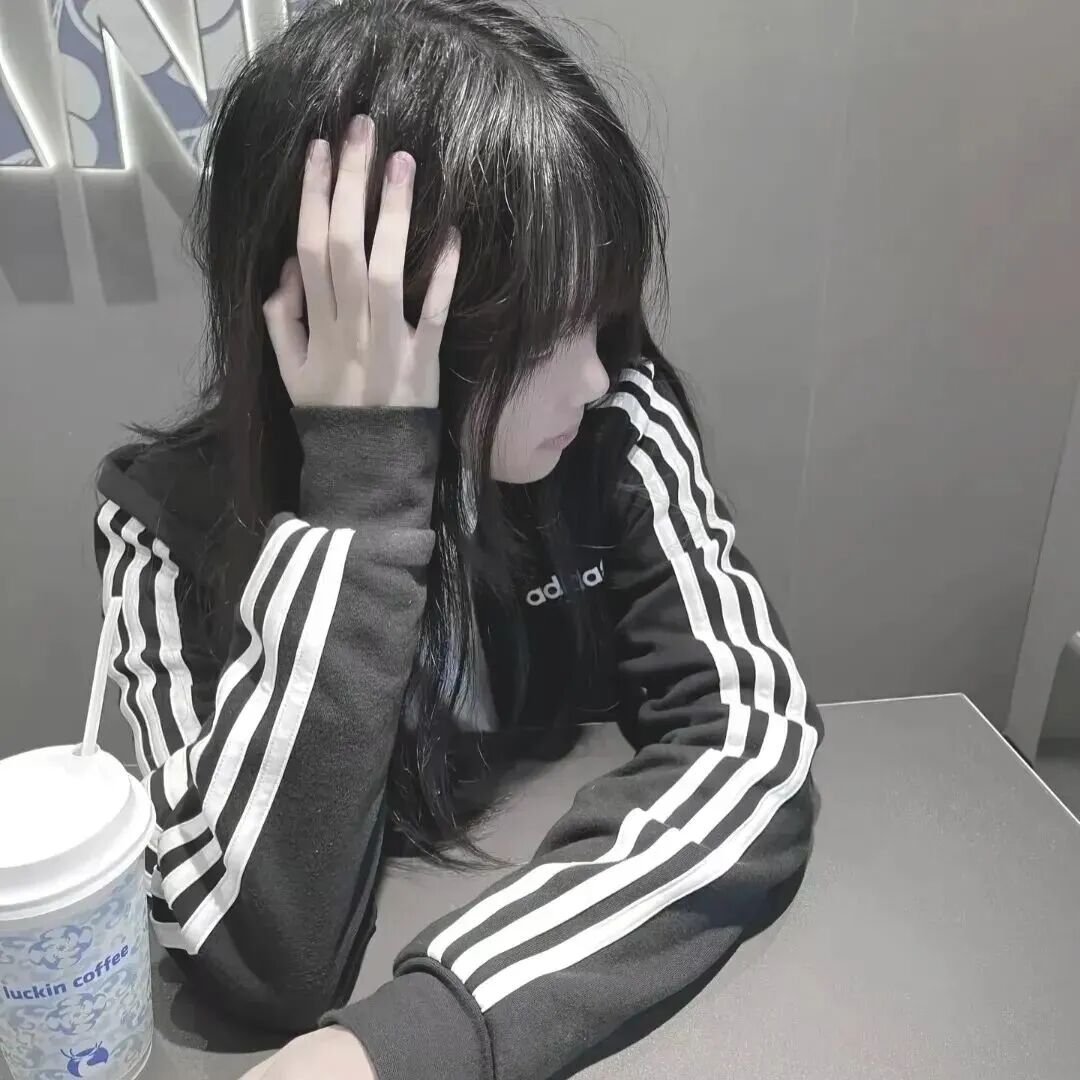 少萝侧脸女生头像