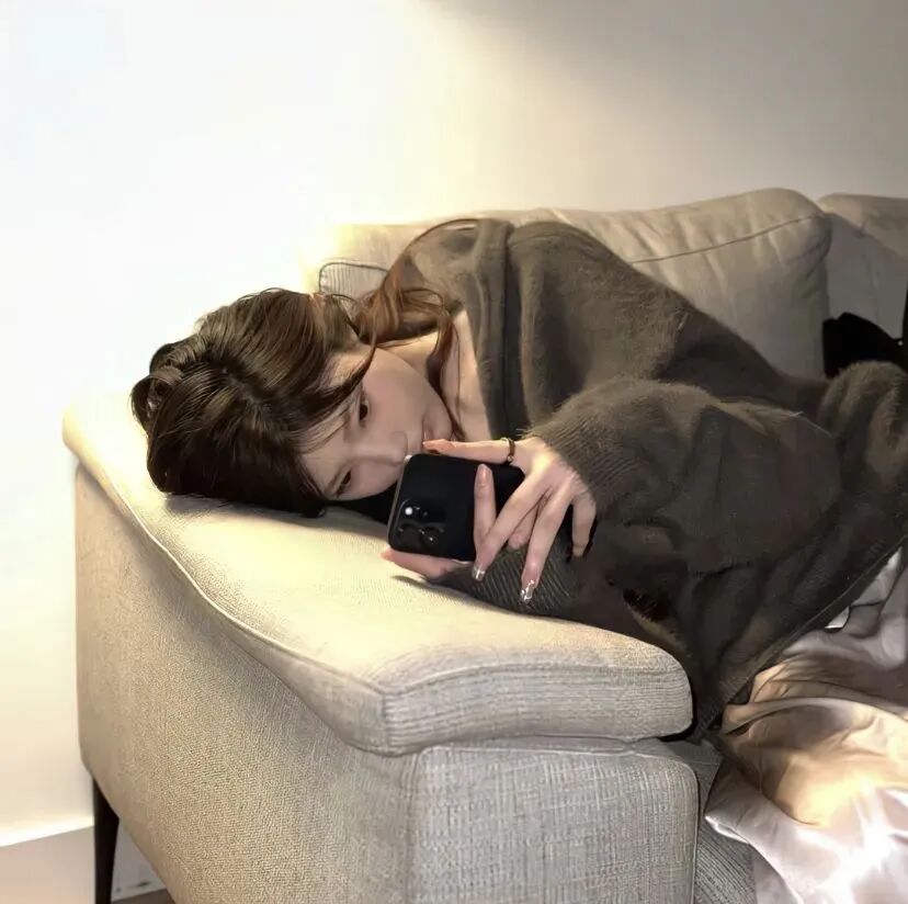躺着小众女生头像