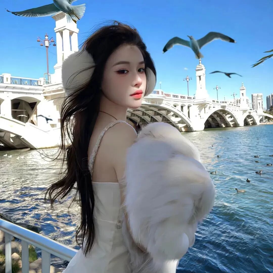 海边温柔女生头像