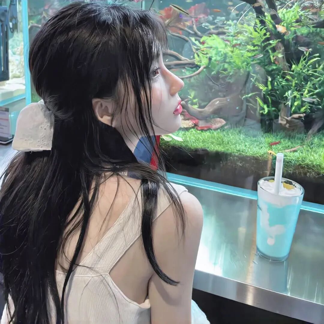 温柔侧脸女生头像