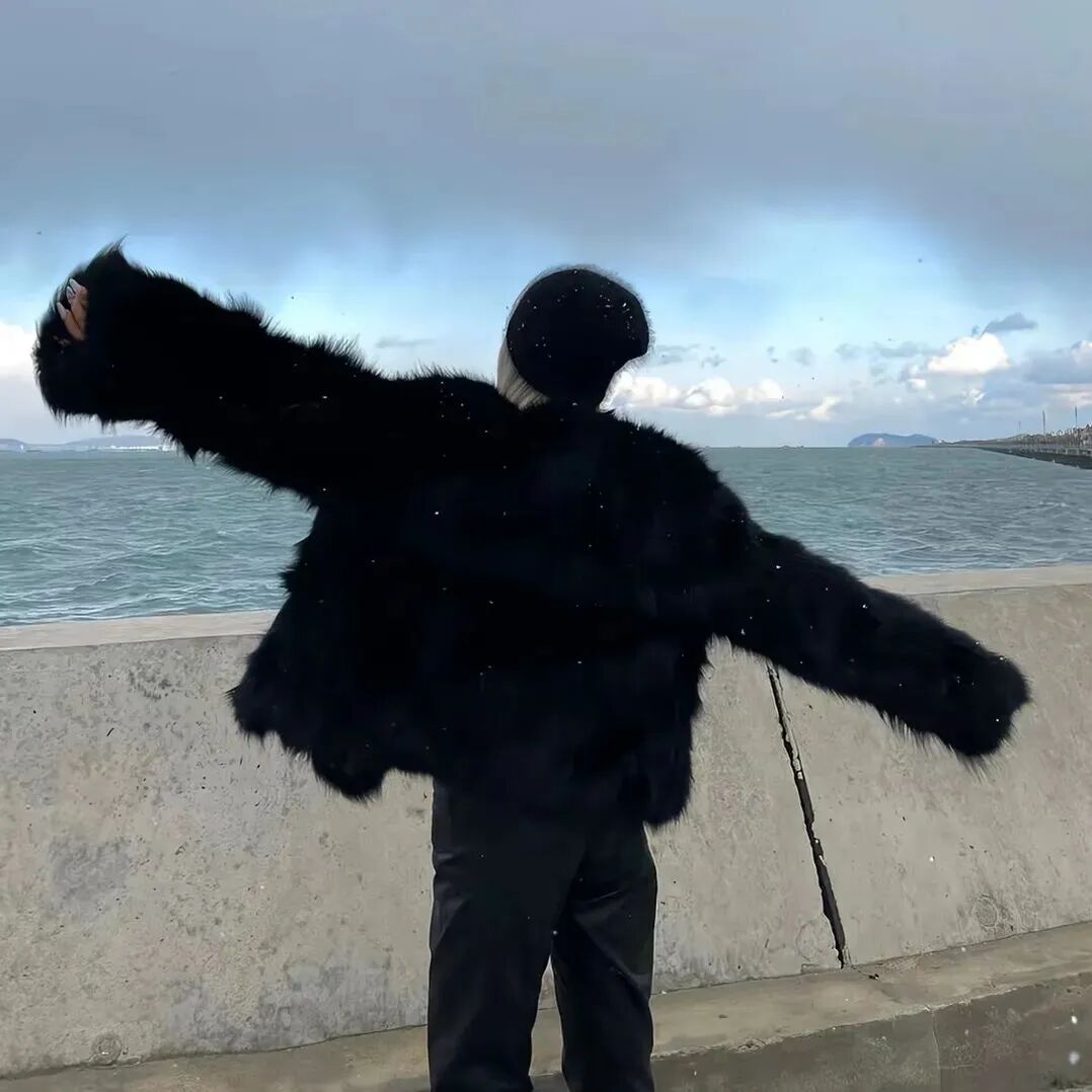 海边氛围感不露脸女生头像