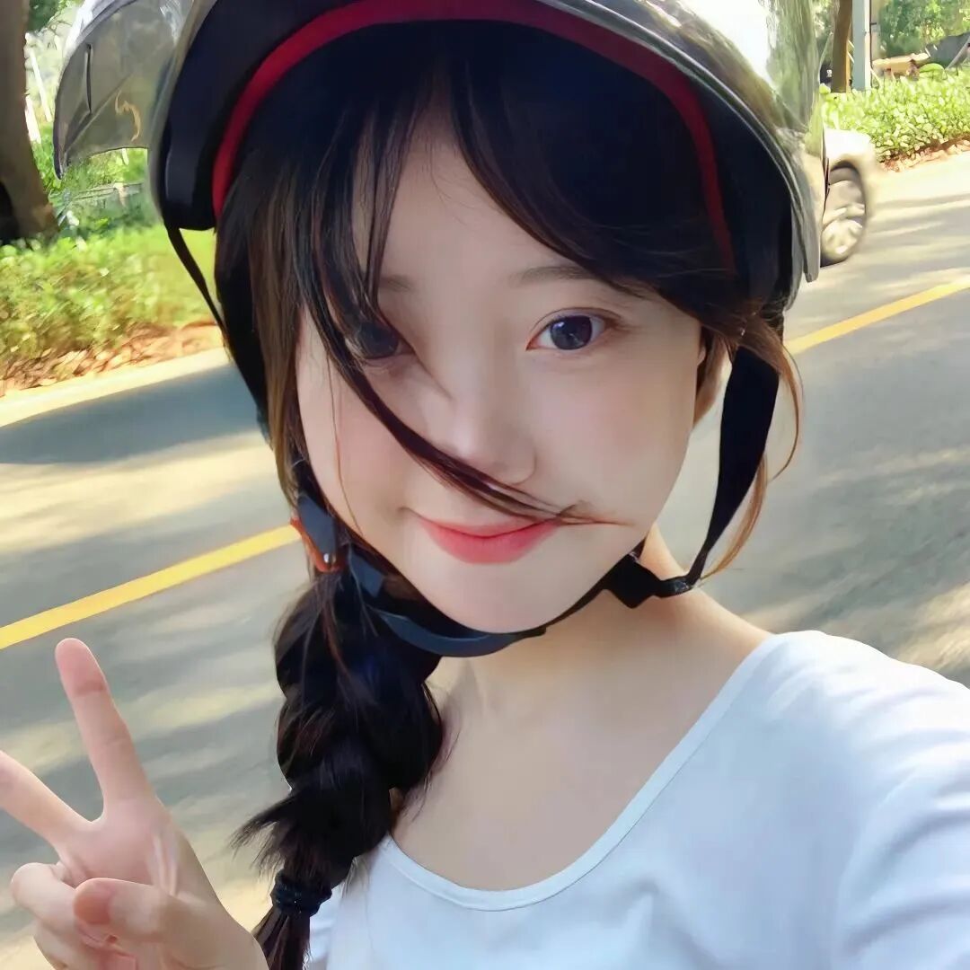 剪刀手甜妹女生头像