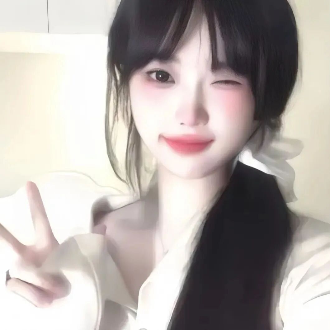 剪刀手纯欲女生头像