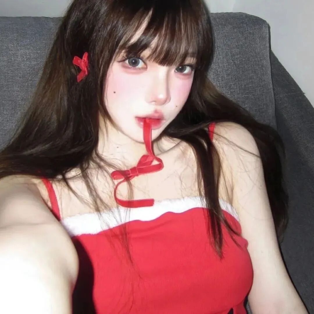 红色系纯欲女生头像