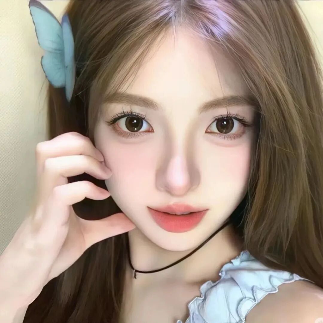 蝴蝶温柔女生头像