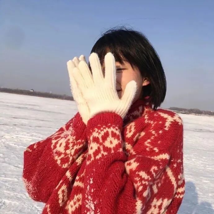 新年冬天不露脸女生头像