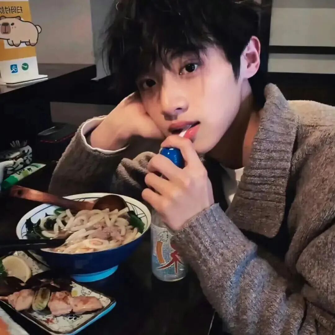 吃饭小众男生头像