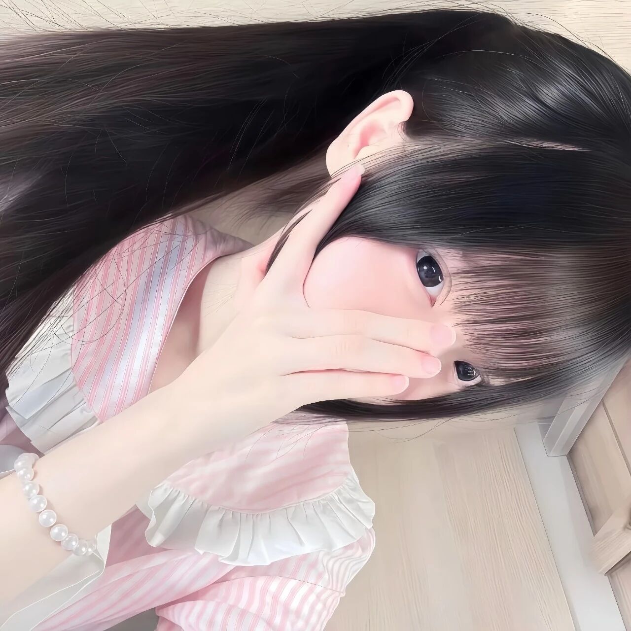 捂嘴少萝女生头像