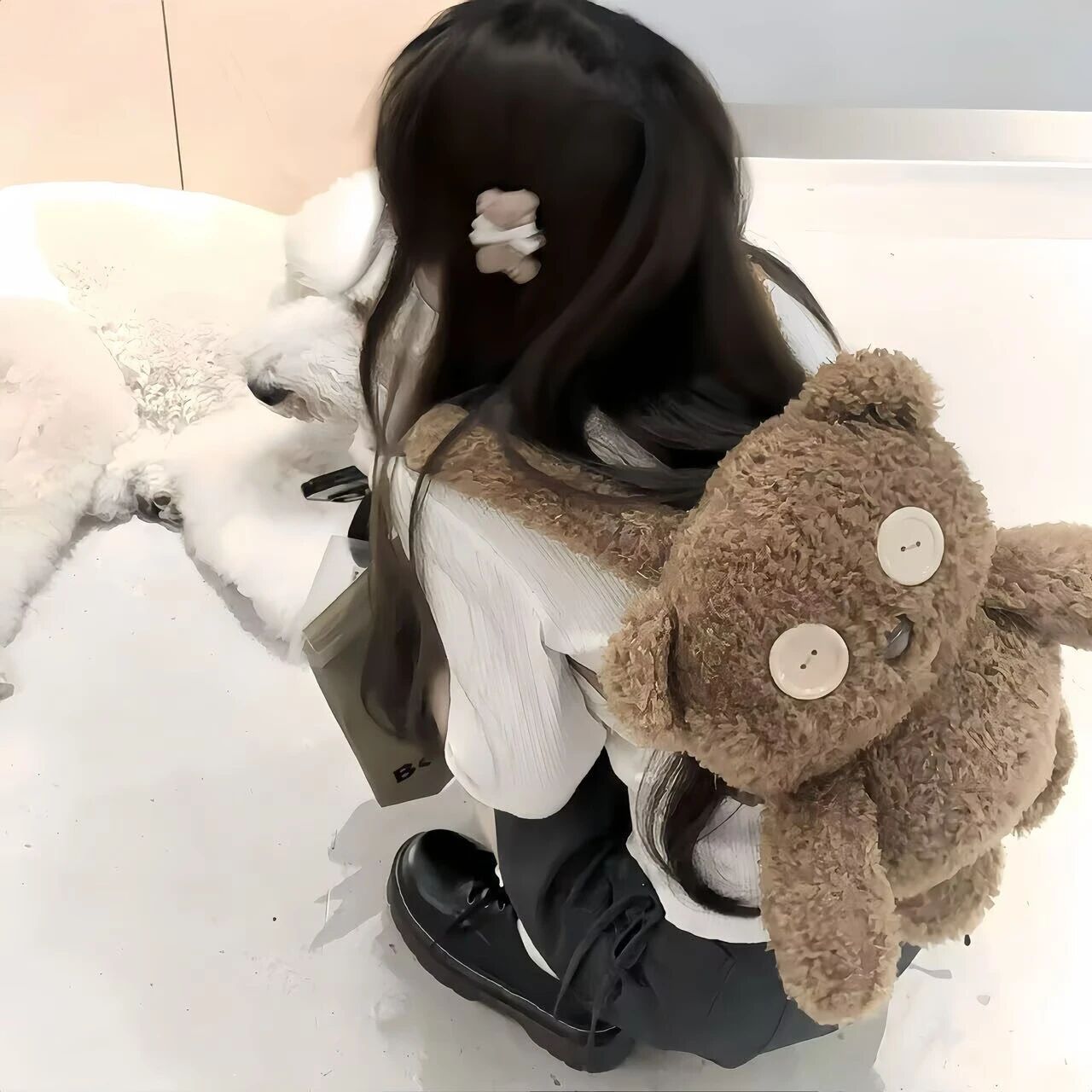 可爱蹲着少萝不露脸女生头像