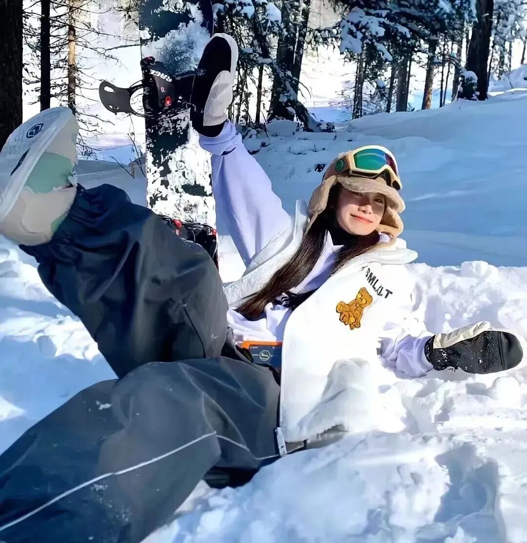 huaxueshuadaozhouyu冬天滑雪真人情侣头像