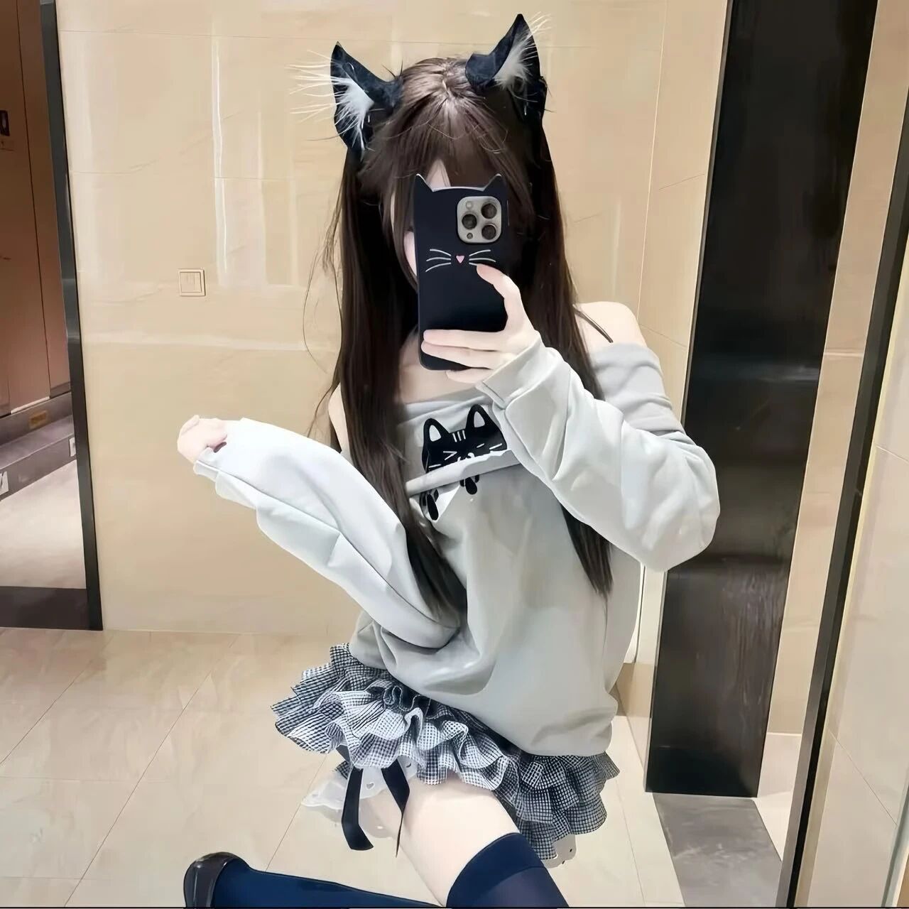 自拍手机甜妹不露脸女生头像