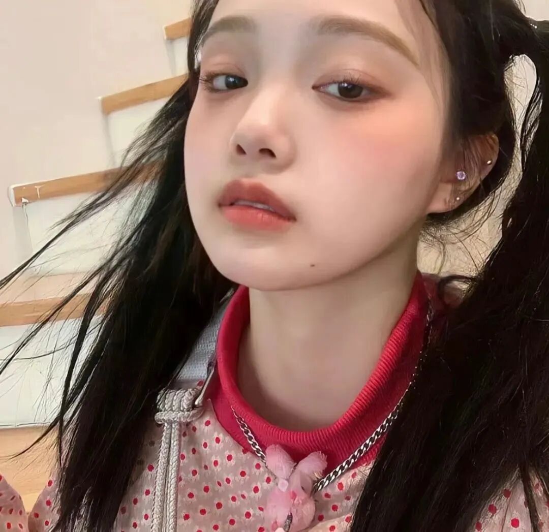 双马尾小众女生头像