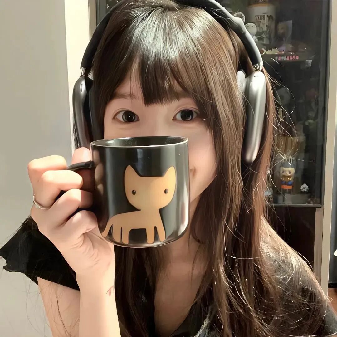 戴耳机甜妹女生头像