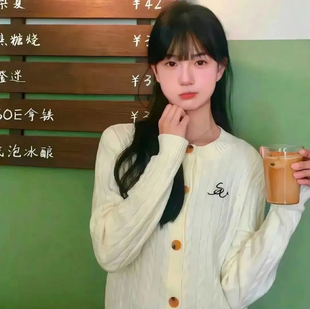 shengaoyinlipinxinsan喝饮料单人真人情侣头像