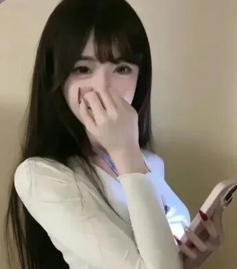 捂嘴纯欲女生头像