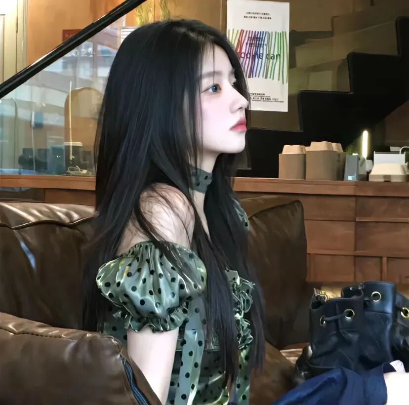气质侧脸女生头像
