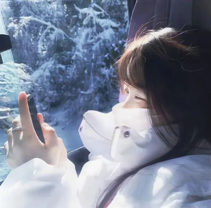 女生 女生头像 女头 氛围感 氛围感头像 氛围感女生头像 氛围感女头 侧脸 侧脸头像 冬天头像