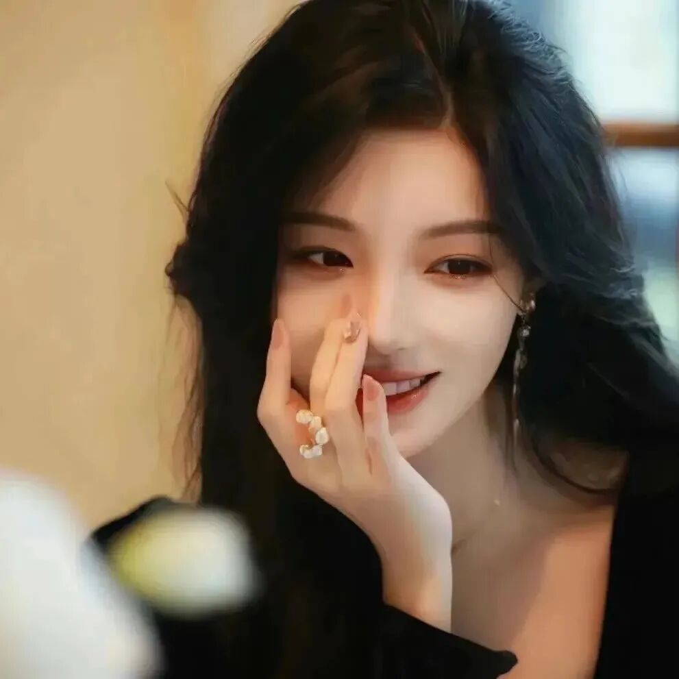 爱笑温柔女生头像