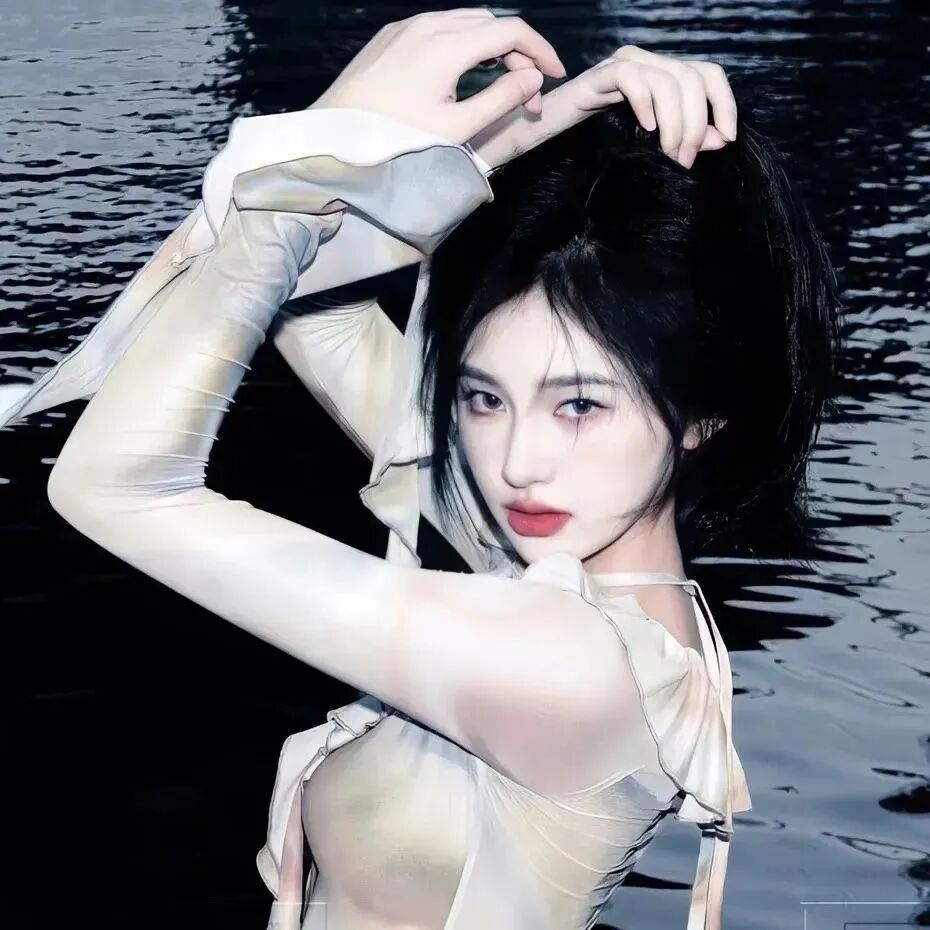 海边温柔女生头像